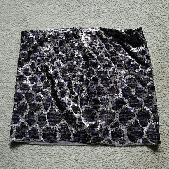 Express leopard sequin mini skirt size medium - Picture 4 of 5